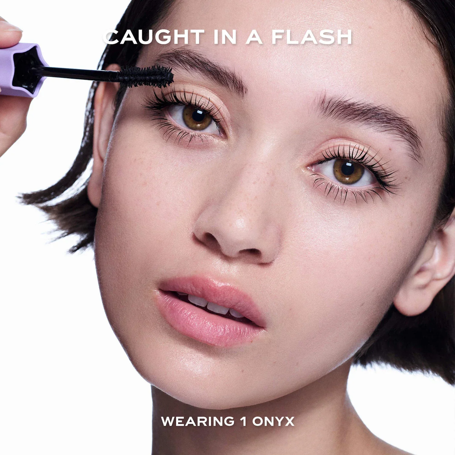 Flashes Lash-Defining Volume Mascara — foto 9 de 13