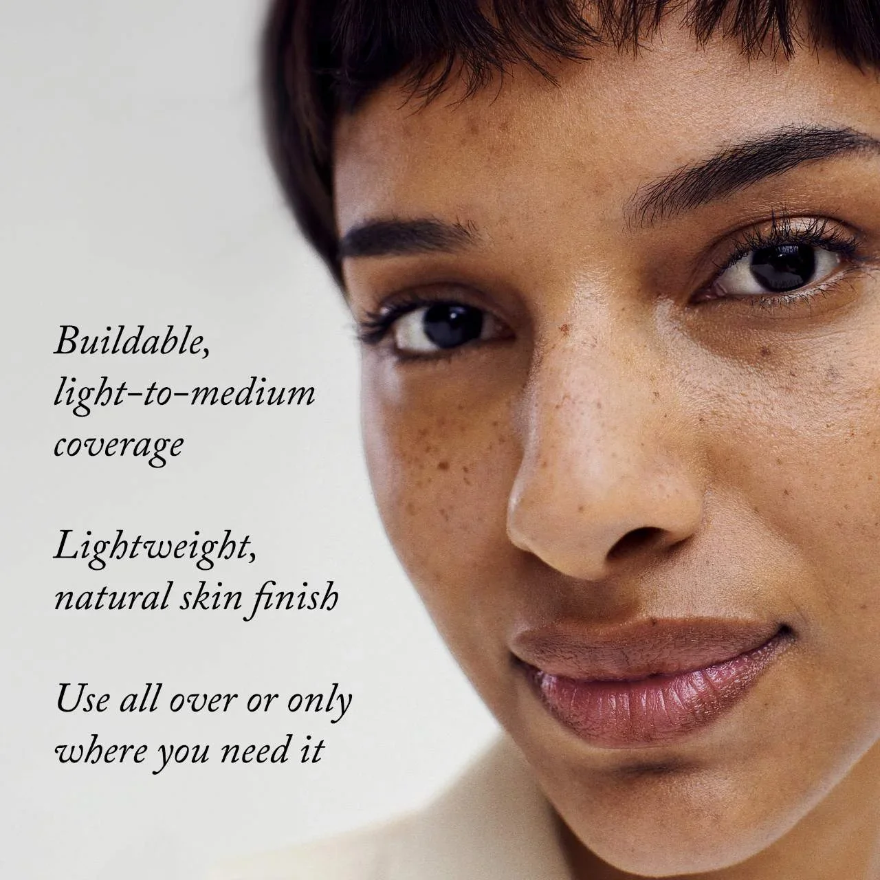 The Minimalist Perfecting Complexion Foundation and Concealer Stick — foto 5 de 40