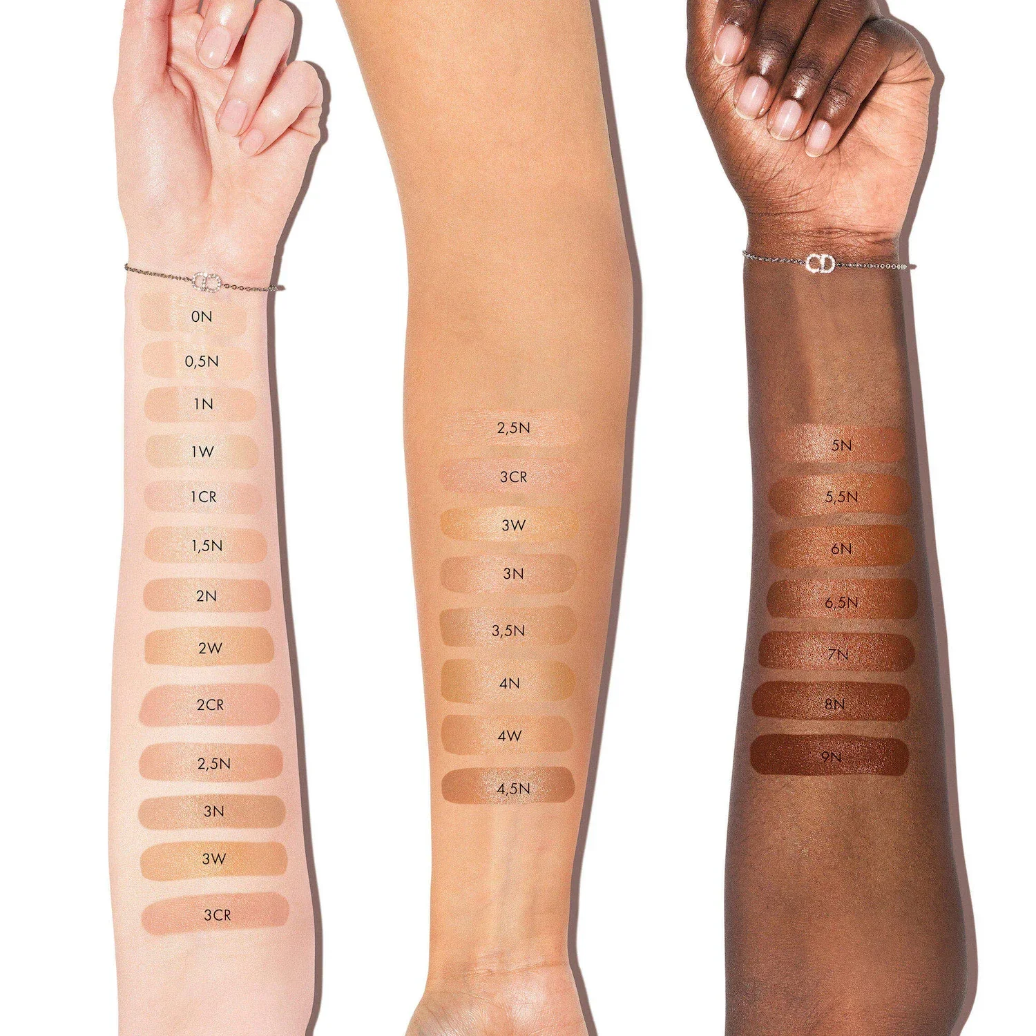Backstage Glow-Up Skin Tint Hydrating Tinted Moisturizer SPF 20 — foto 8 de 33