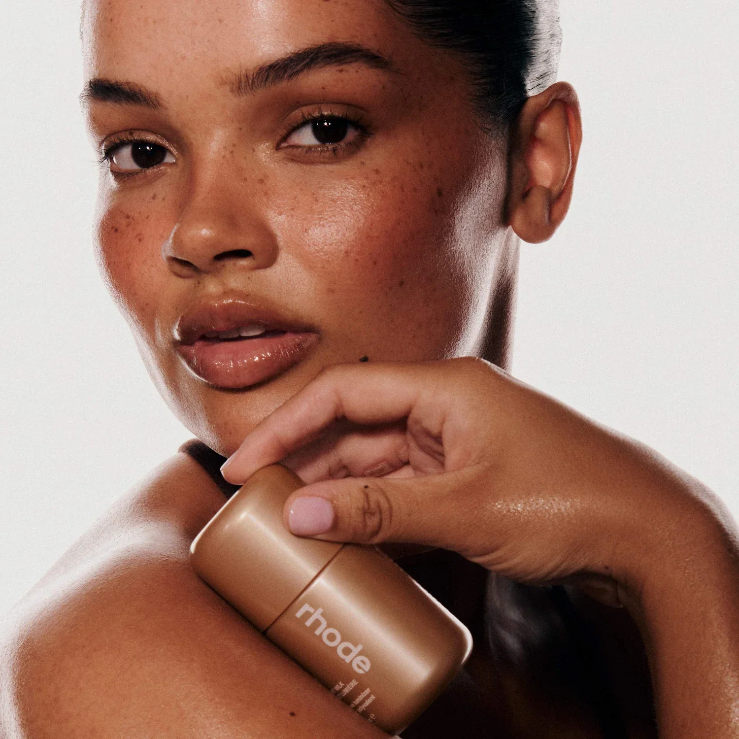Highlight Milk Multipurpose Luminizer — foto 5 de 14