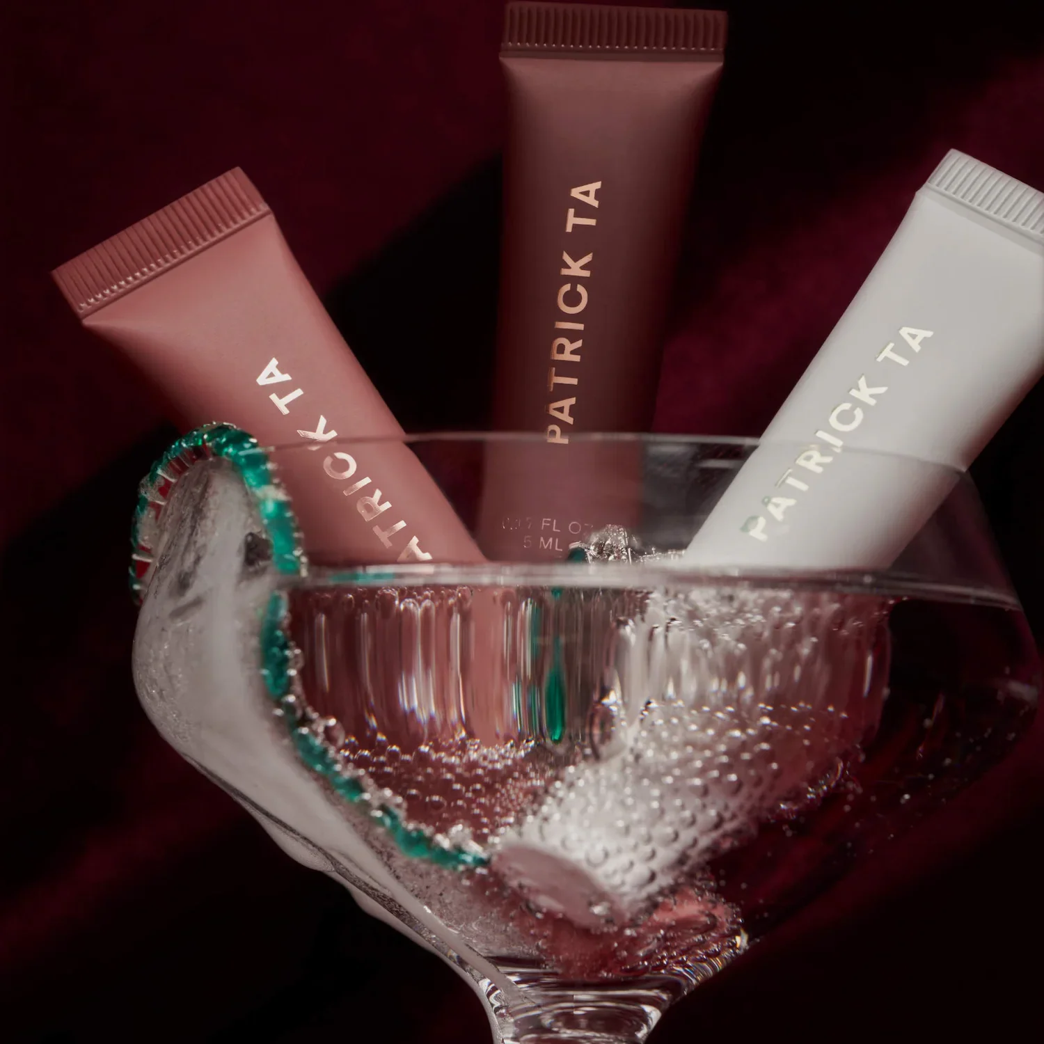 Mini Major Moisture Smoothing and Hydrating Tinted Lip Balm Trio Makeup Gift Set — foto 9 de 9