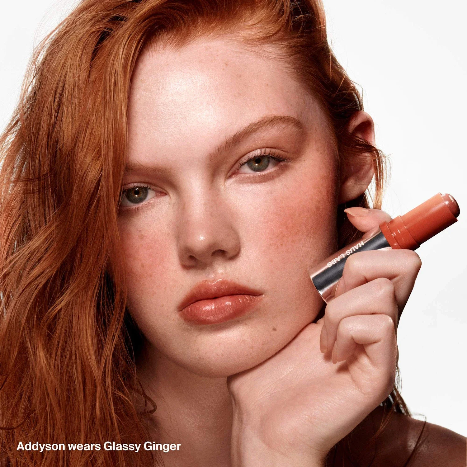Color Fuse Longwear Hydrating Glassy Lip + Cheek Blush Balm Stick — foto 8 de 20