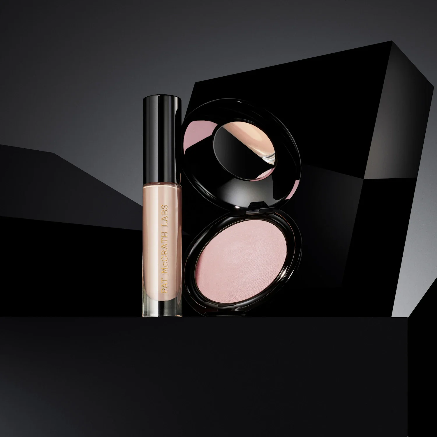 Skin Fetish: Sublime Perfection Blurring Under Eye Powder — foto 7 de 15