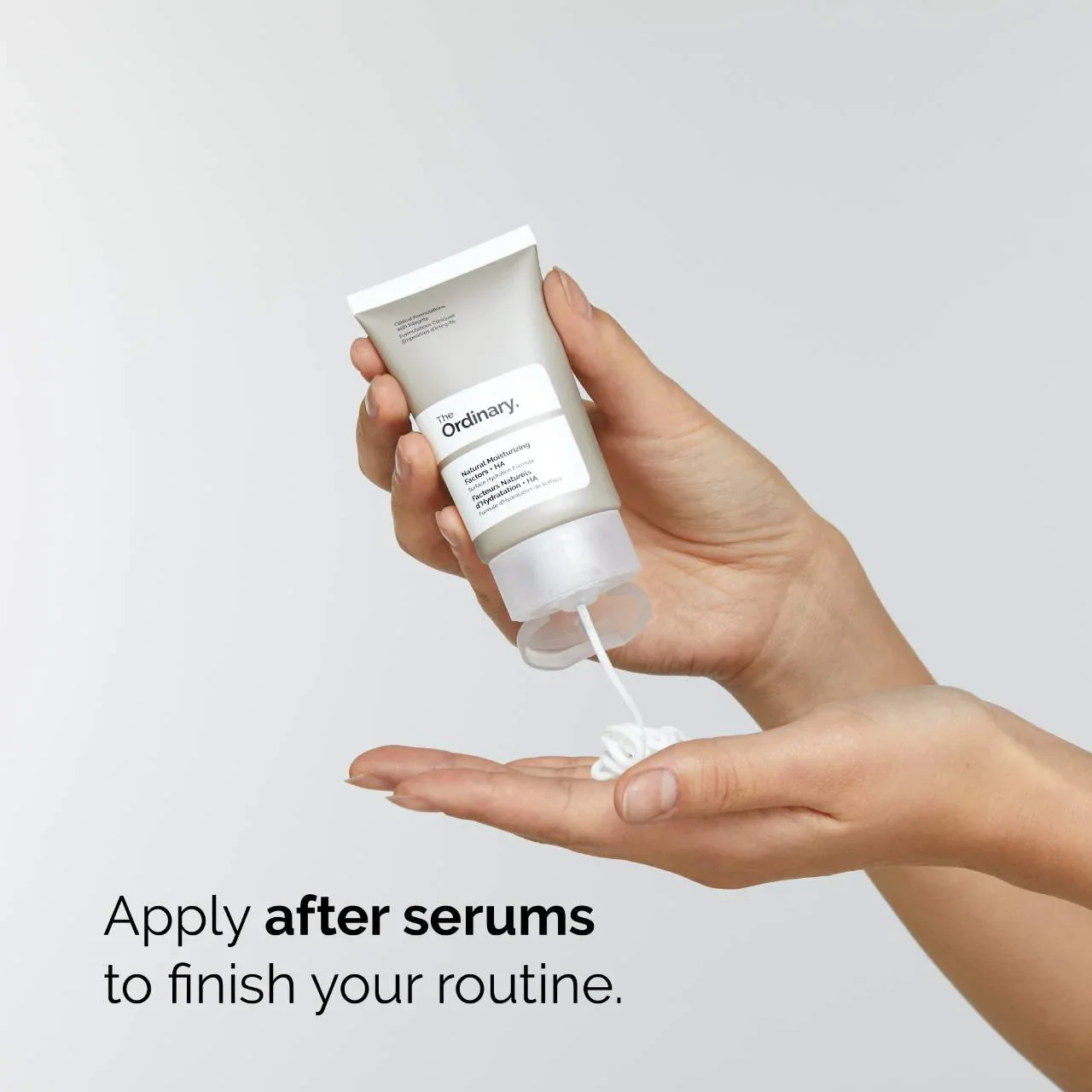 Natural Moisturizing Factors + Hyaluronic Acid Daily Moisturizer — foto 4 de 8