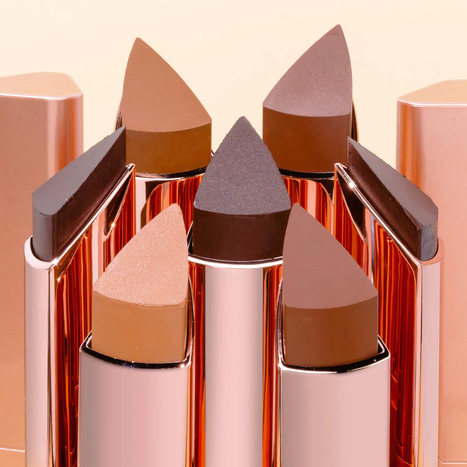 No Limits Cream Bronzer and Contour Stick — foto 7 de 17