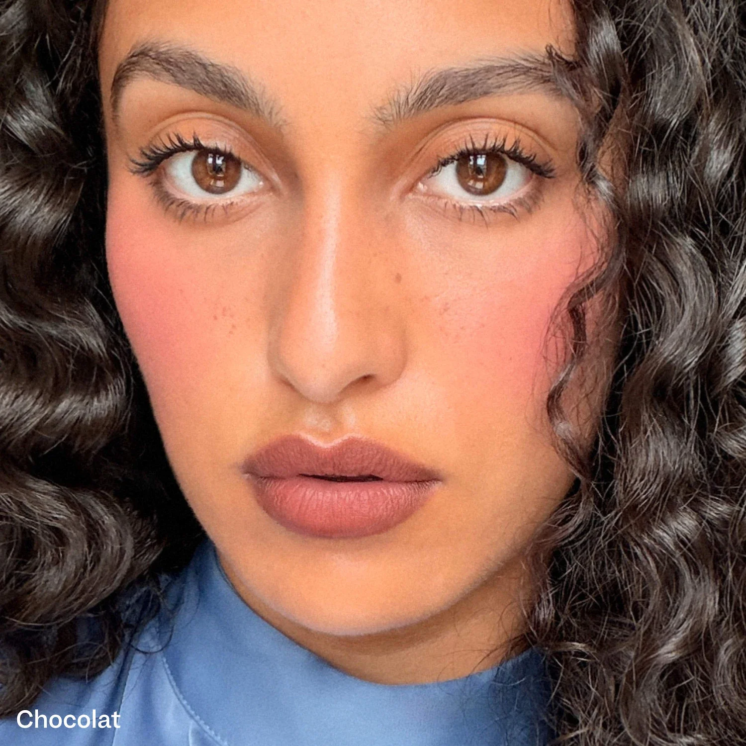 BISOU BALM Sheer Matte Lipstick — foto 5 de 19