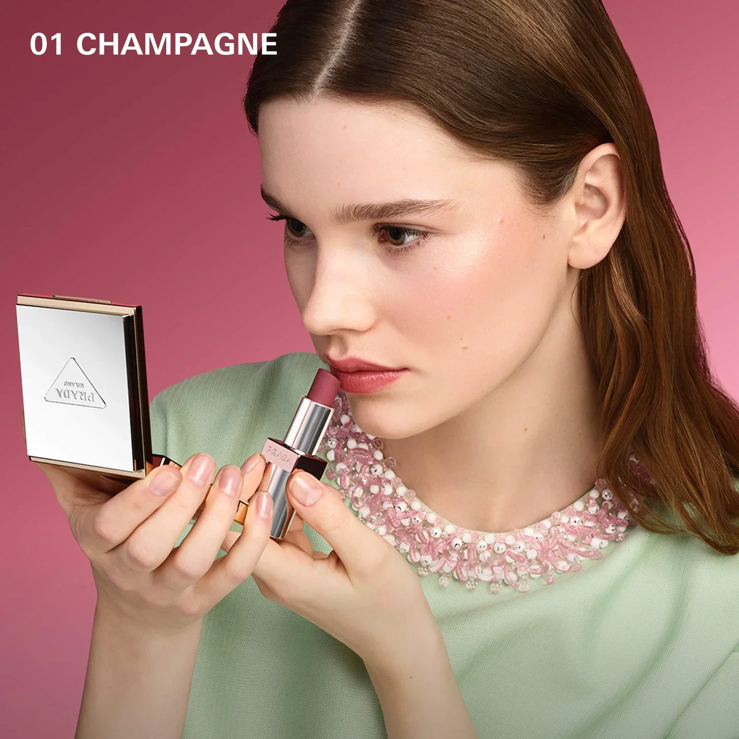 Prada Light Glowing Highlighter Powder — foto 2 de 8