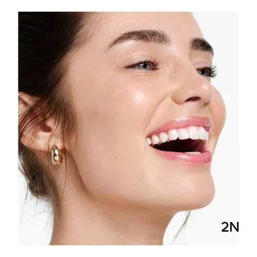 Parure Gold Skin Serum Foundation — foto 9 de 17