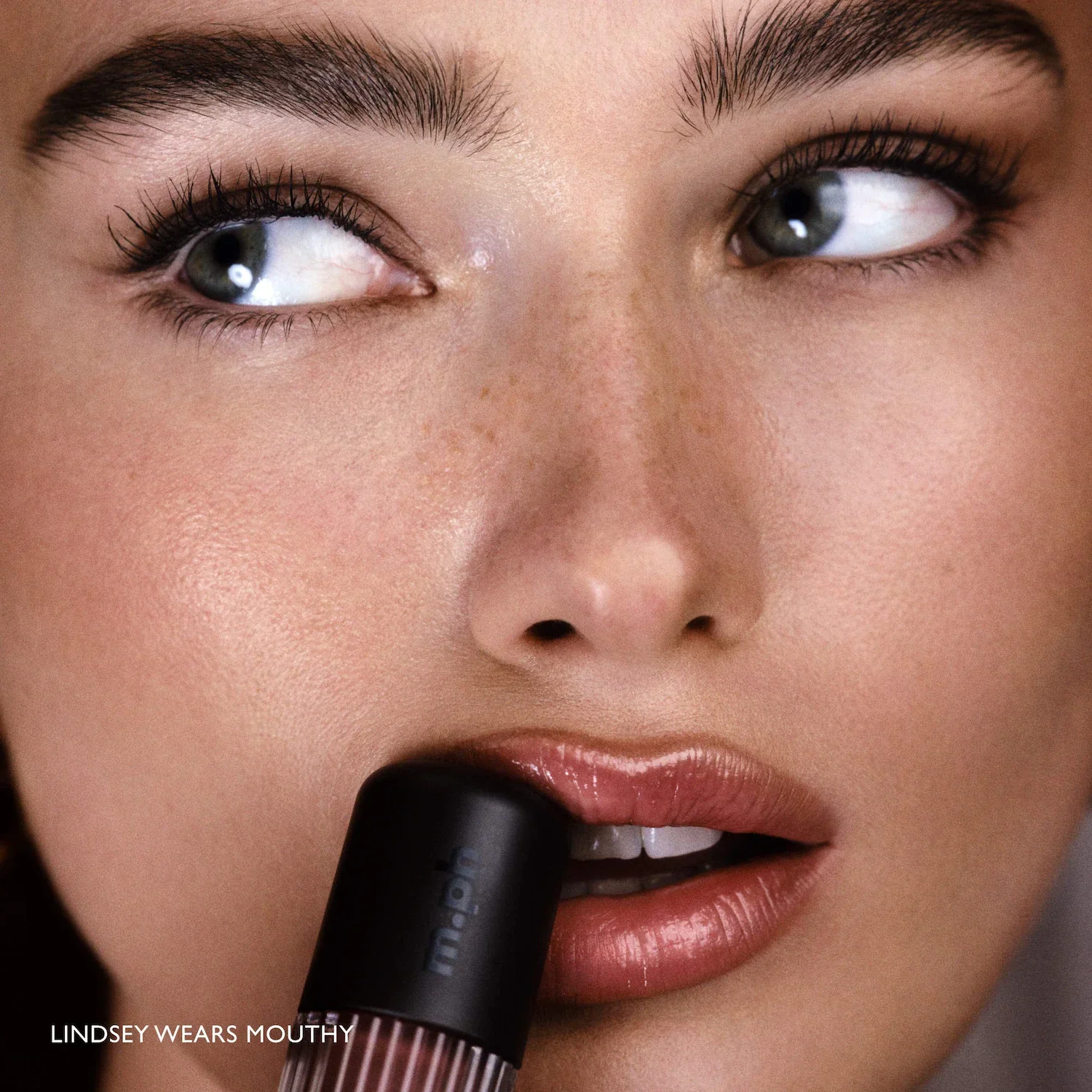 Top Coat Hydrating Lip Gloss — foto 4 de 17
